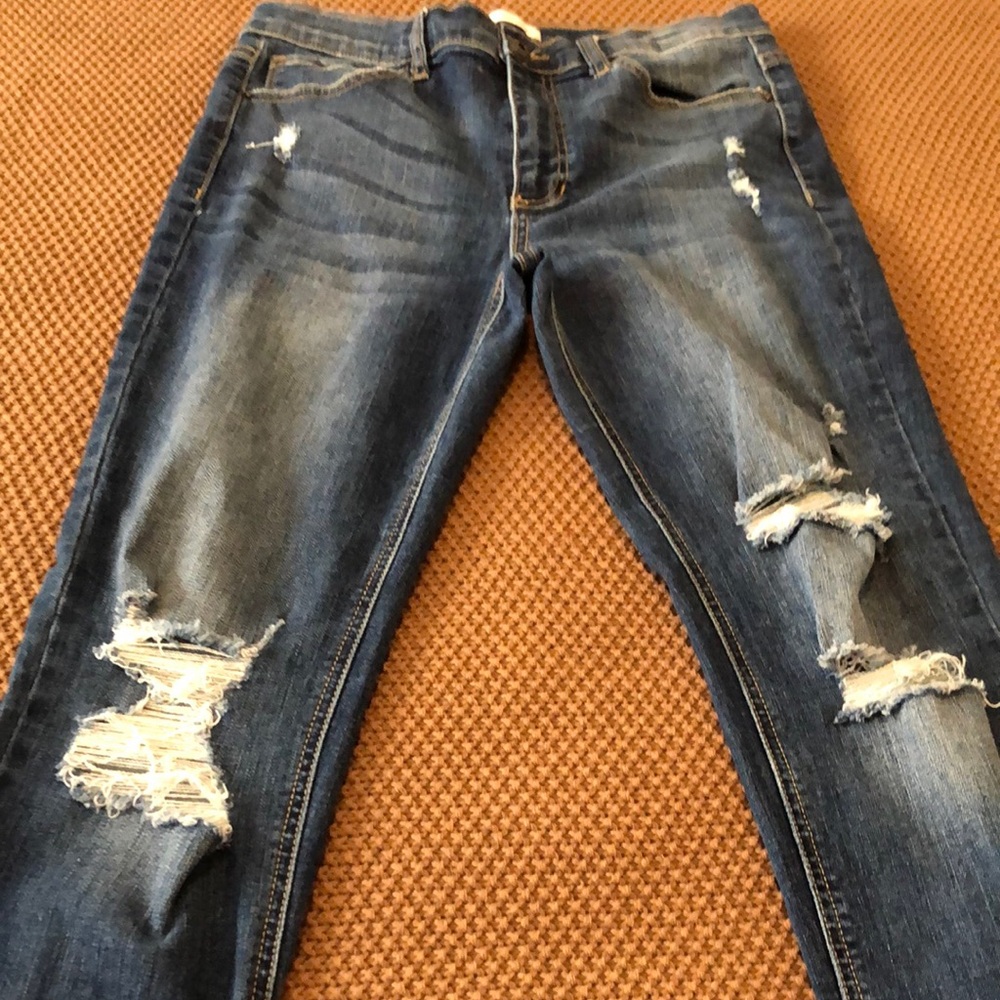 Women’s Blue Distressed Jeans